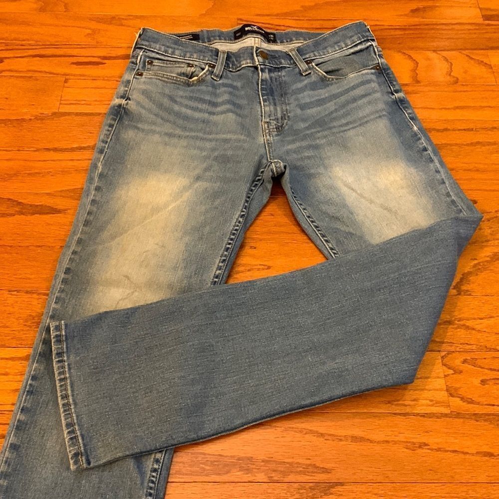 Men’s Hollister size 30/32 denim jeans slim straight & epic flex